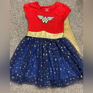 Size 5T Girl’s Wonder Woman Costume